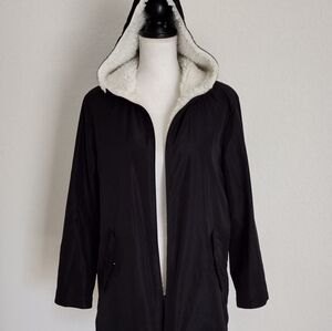 -    Linda Anderson -  Sherpa Lined Rain Jacket  SIZE : M
